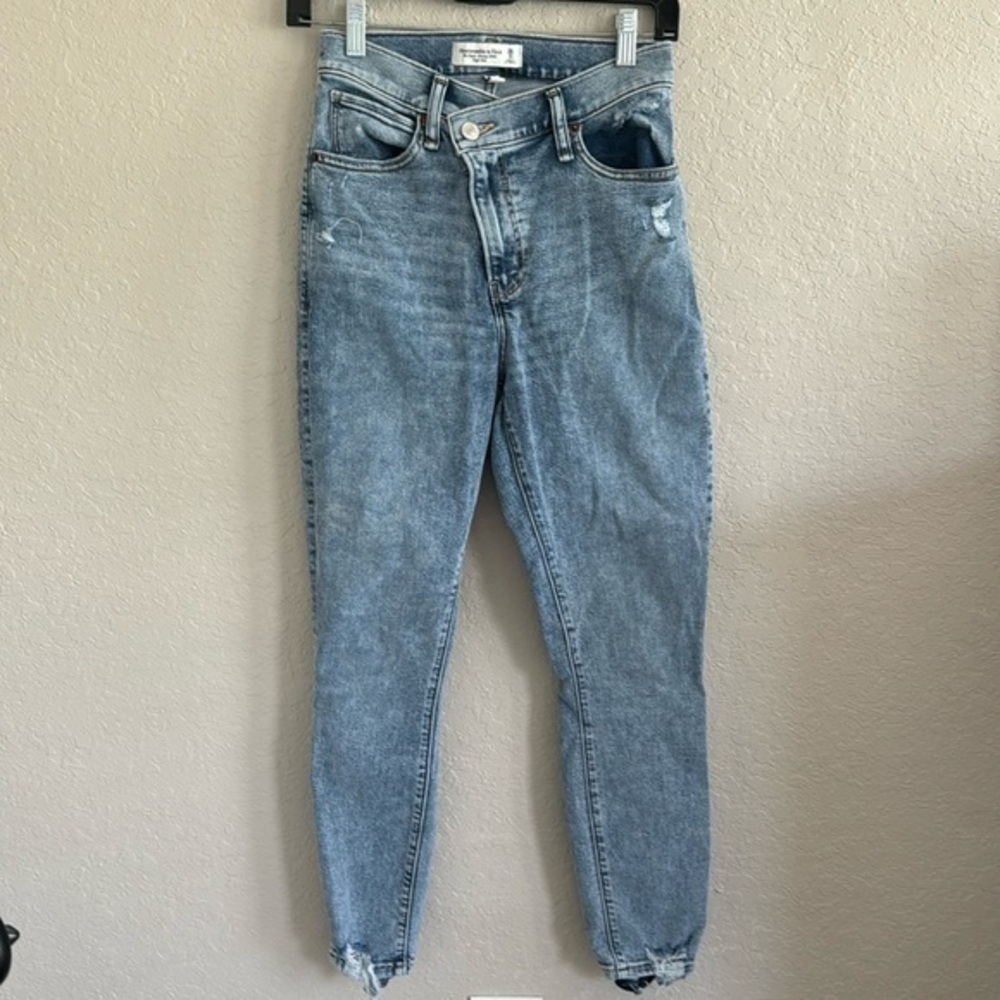 Abercrombie and Fitch the super skinny angle, high-rise curve, love jeans